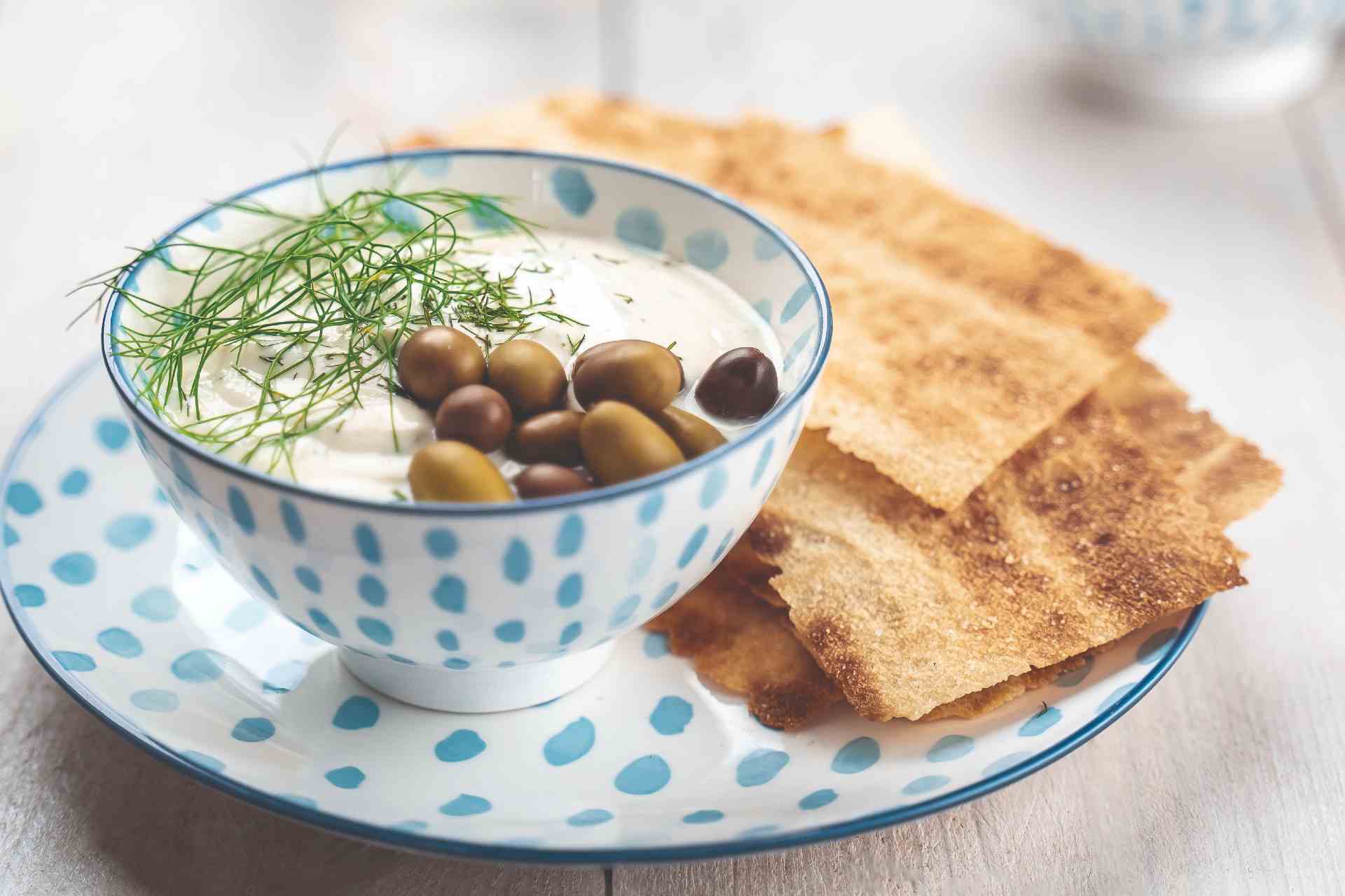 Tzatziki con cialde croccanti