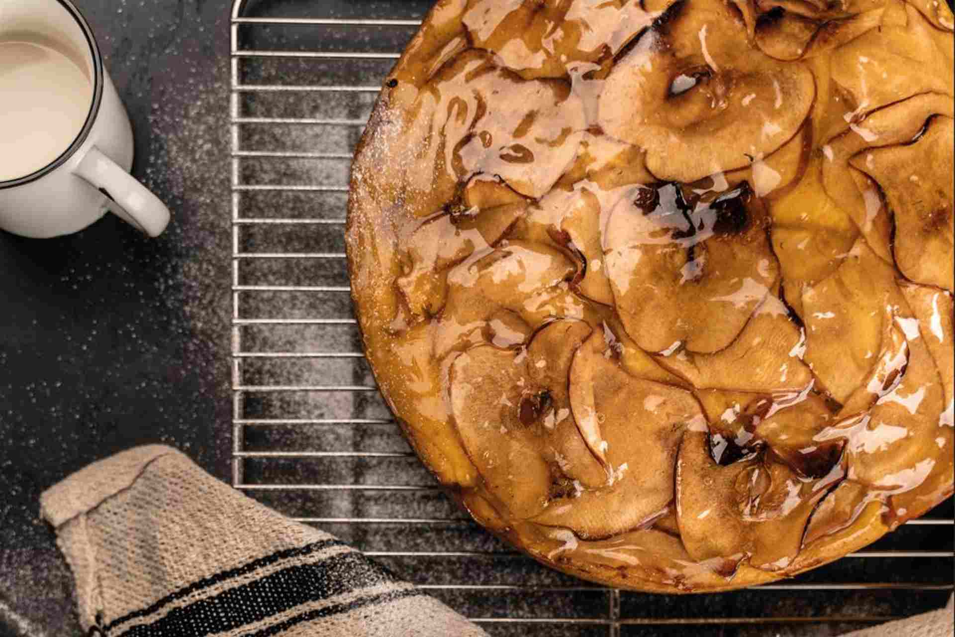 Torta di mele e cannella alla bevanda di grano saraceno